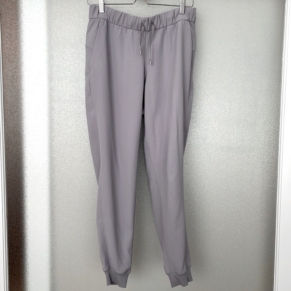 Lululemon on the fly joggers lilac size 8